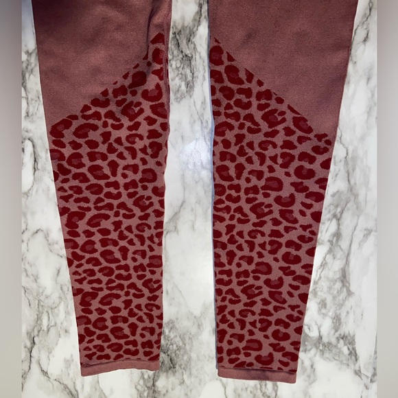 Fabletics Leopard Print Leggings - Picture 6 of 6